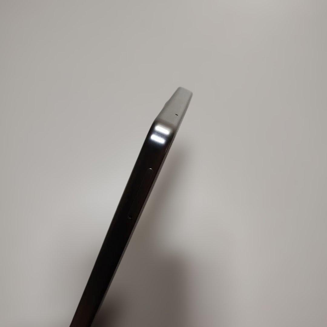 ZTE あんしんファミリースマホ ホワイト　A303ZT