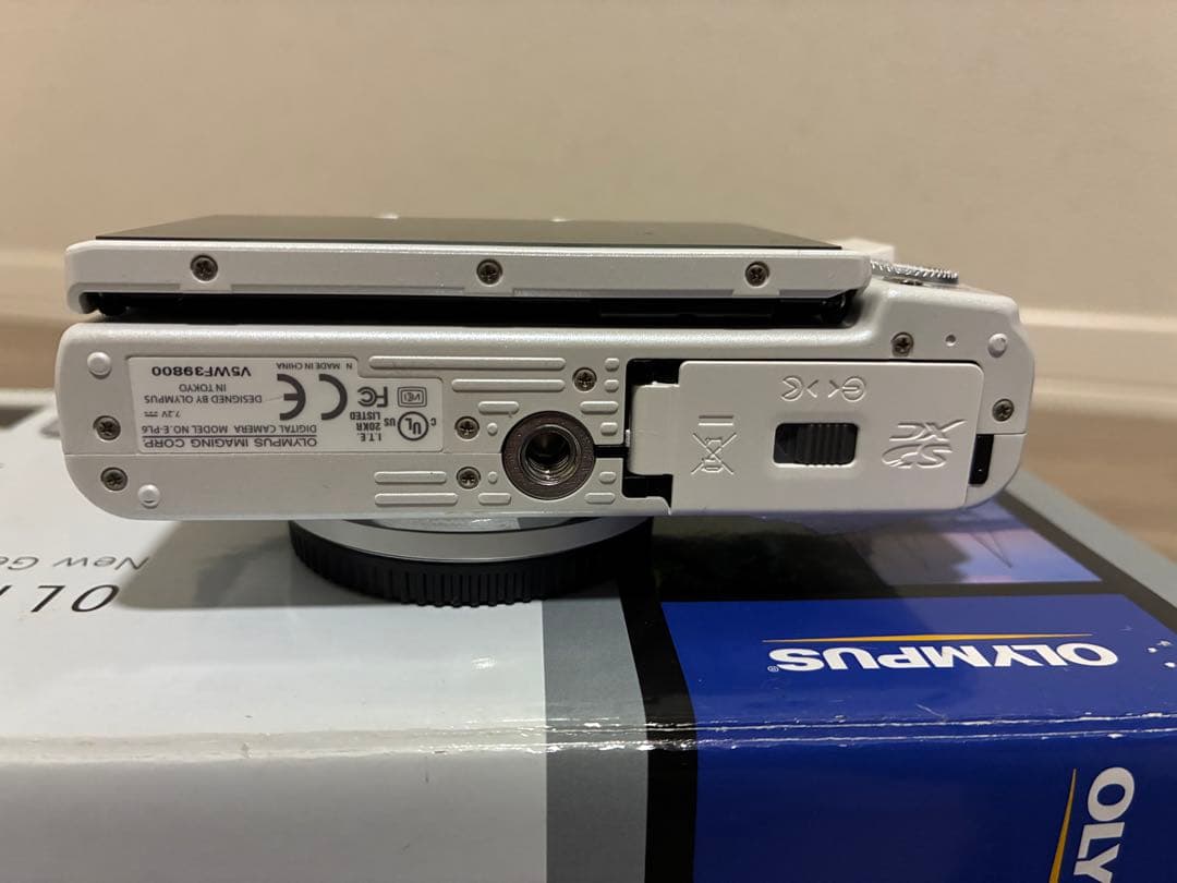 マカロン) OLYMPUS PEN Lite E-PL6 オリンパスペン