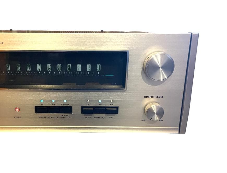 売り切り！Accuphase T-101 FMステレオチューナー 動作品