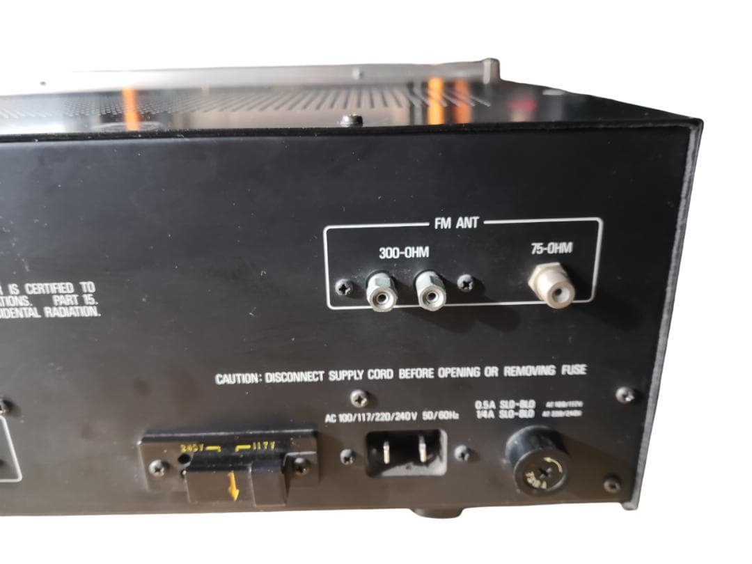 売り切り！Accuphase T-101 FMステレオチューナー 動作品