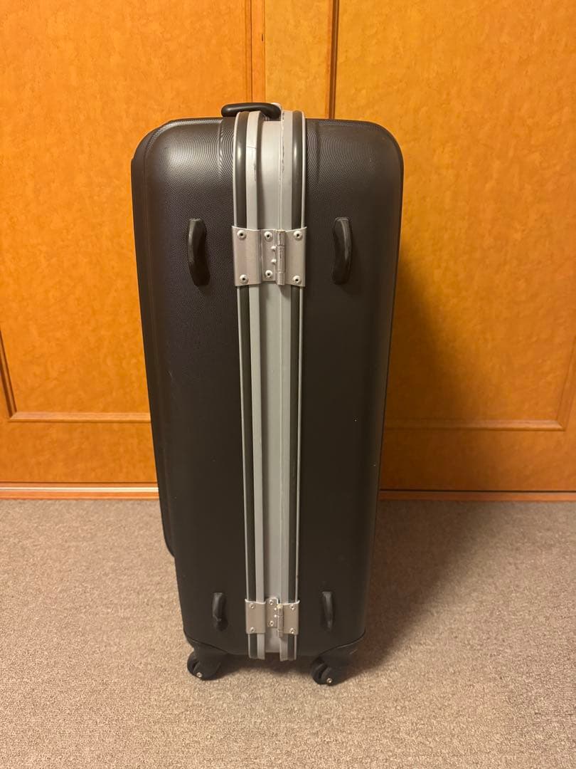大型ハードシェルキャリーケース　旅行用品