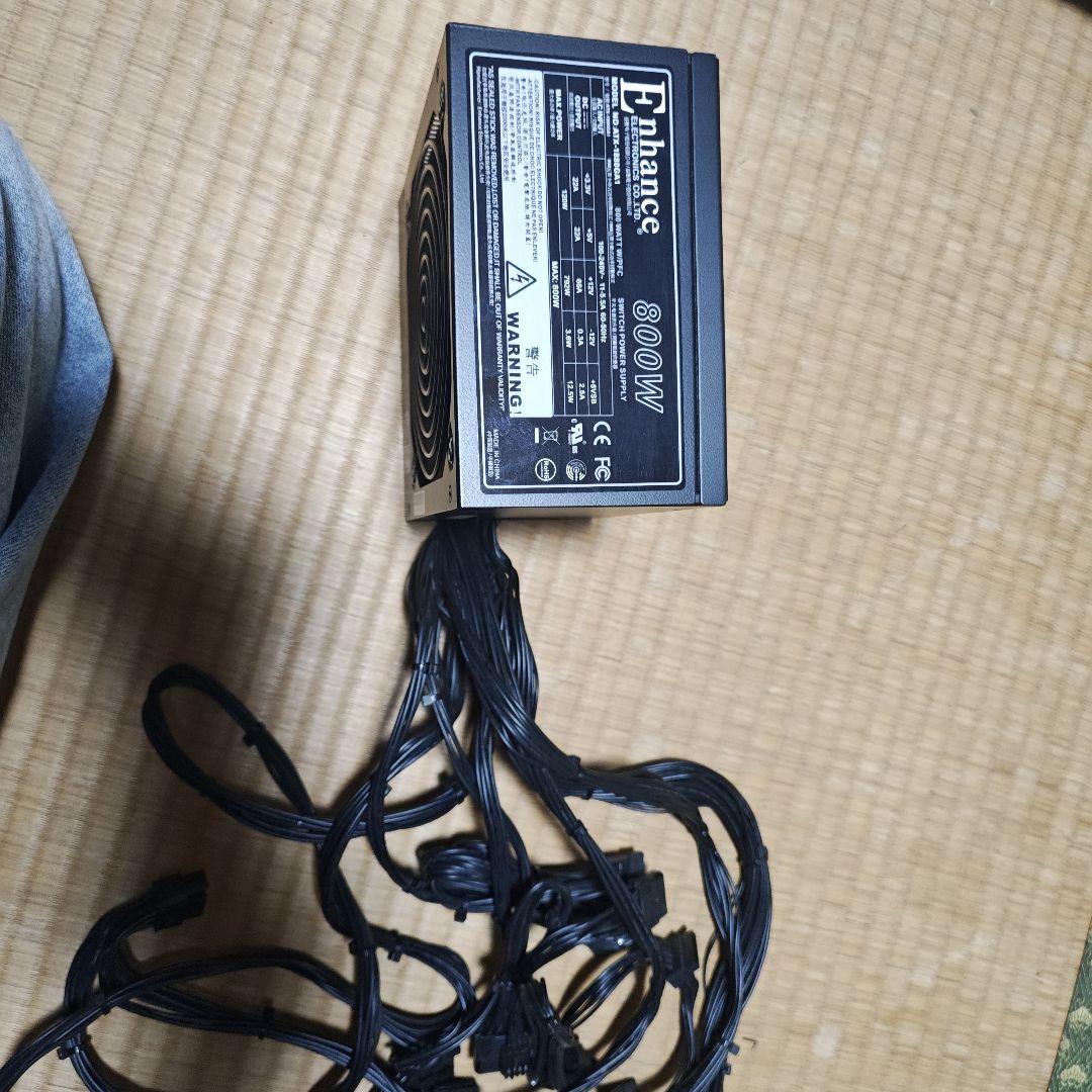Enhance 800W 80 PLUS Titanium電源
