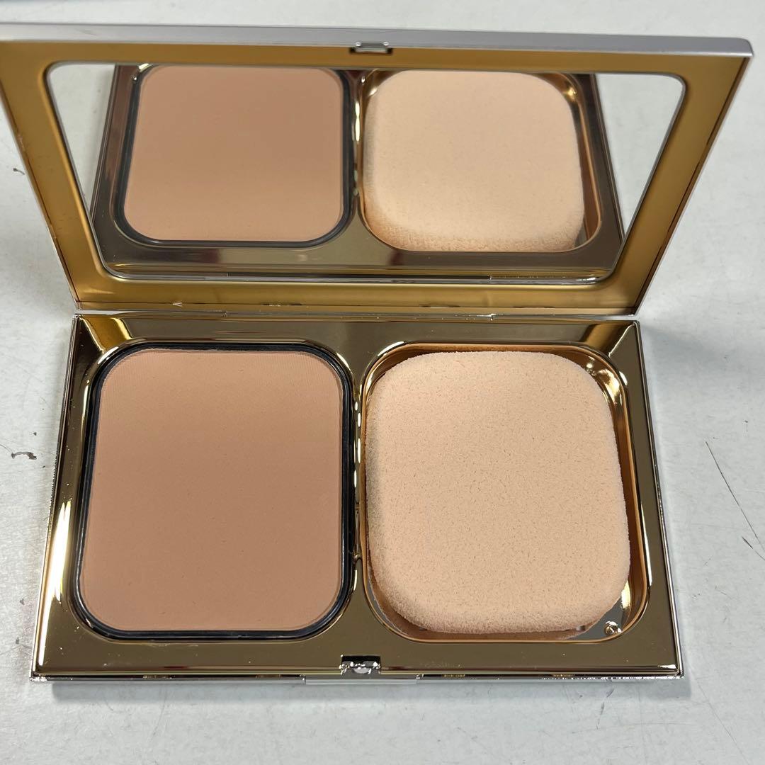◇M657【未使用】clé de peauファンデーションケース定価15000円