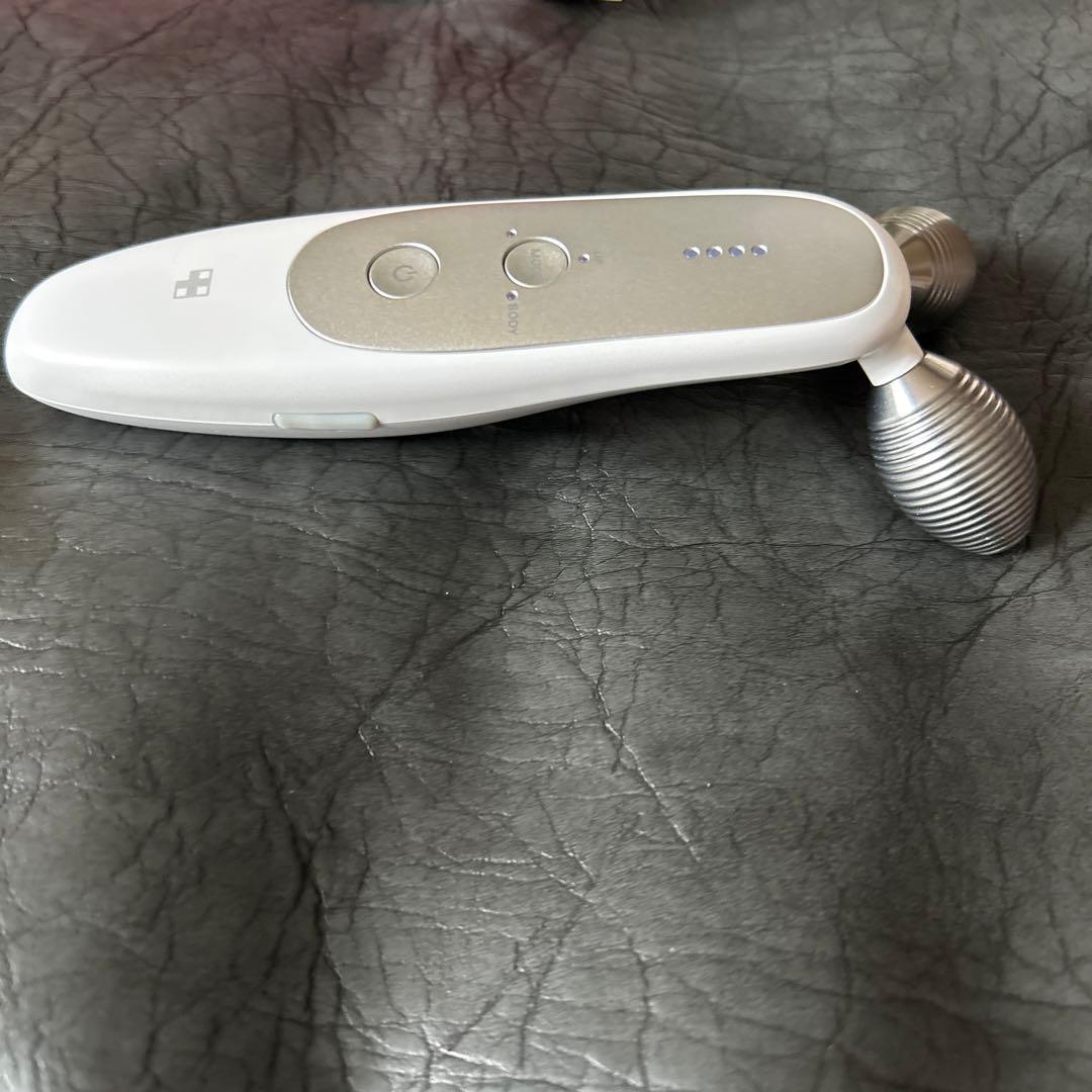 メディキューブ　AGE-R 家庭用美容器　ME-AGE-R-01