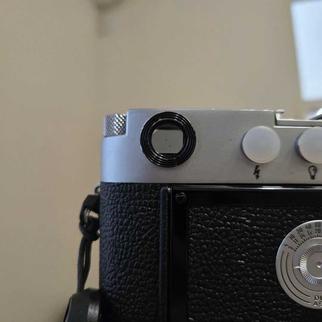 Leica M3 シングルストローク ボディ + フォクトレンダー VC 露出計
