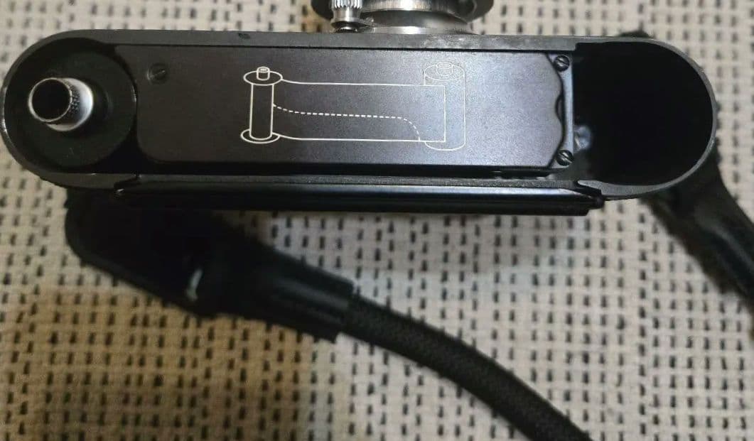 Leica M3 シングルストローク ボディ + フォクトレンダー VC 露出計