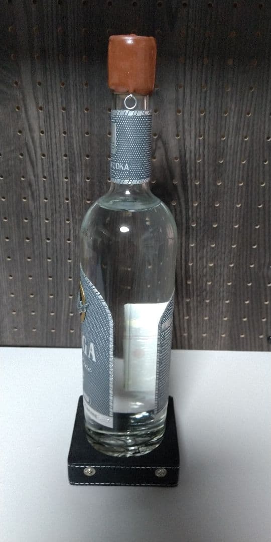 【ロシア産最高級スーパープレミアムウォッカ】BELUGA 750ml 40%