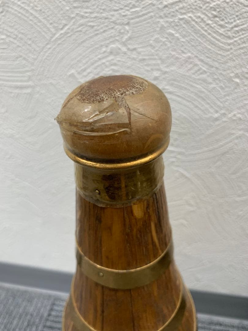 Prince Hubert de Polignac コニャック 700ml 樽型