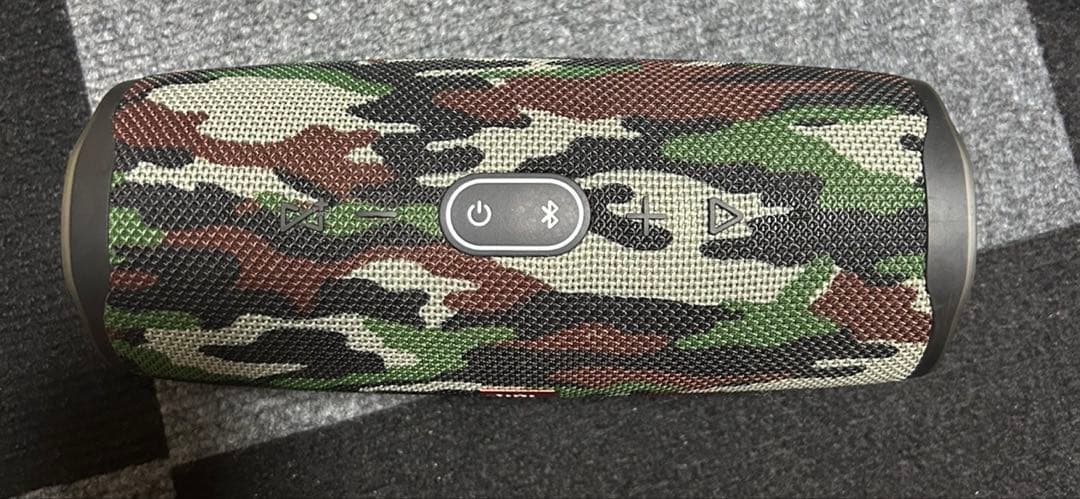 JBL Charge 4 迷彩ワイヤレススピーカー