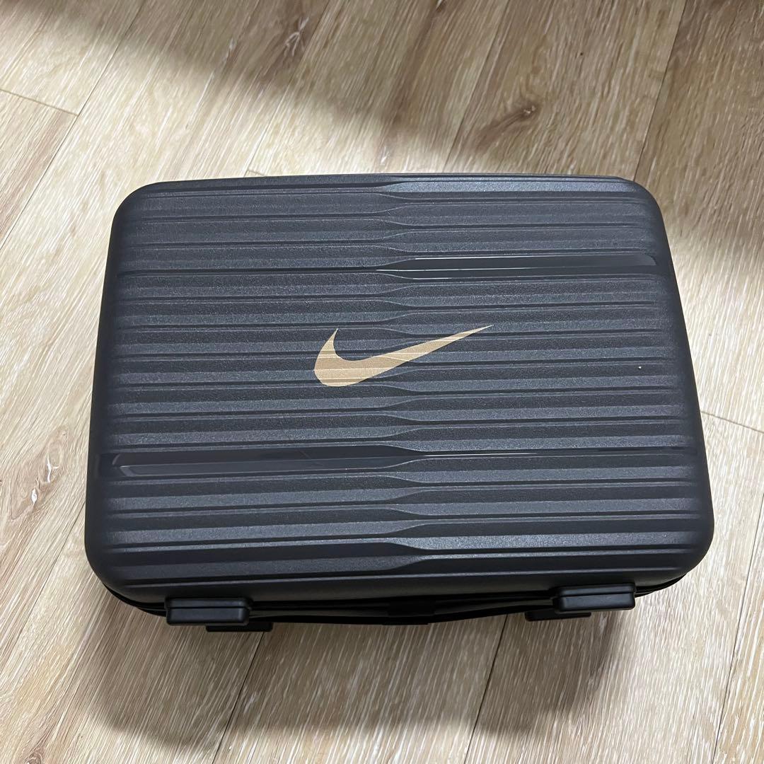 海外限定　日本未発売　NIKE トラベルセット　ネックピロー　旧正月