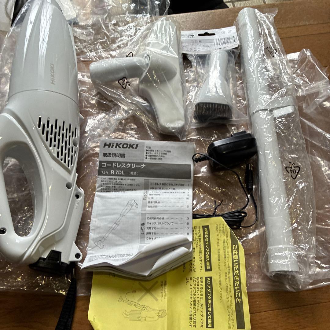 新品未使用品 HiKOKI プロの楽々コードレスクリーナーセット箱は劣化です