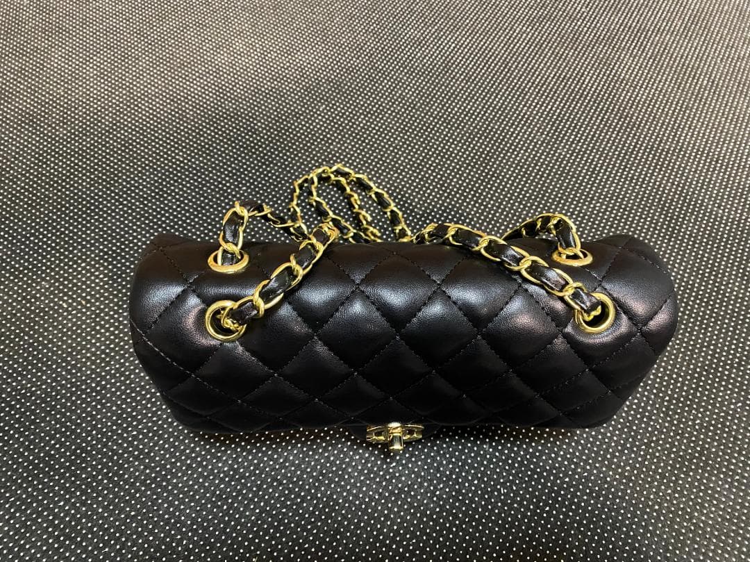 CHANEL ノベルティチェーンバック