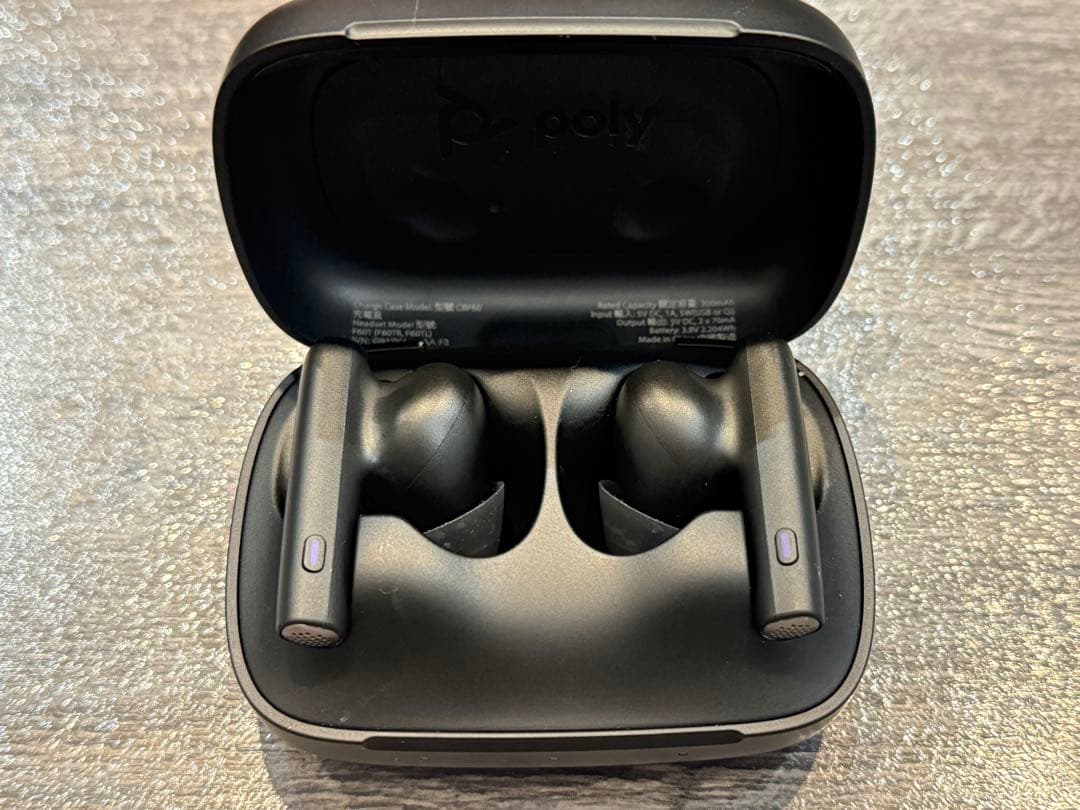 Poly Voyager Free 60 UC ワイヤレスイヤホン