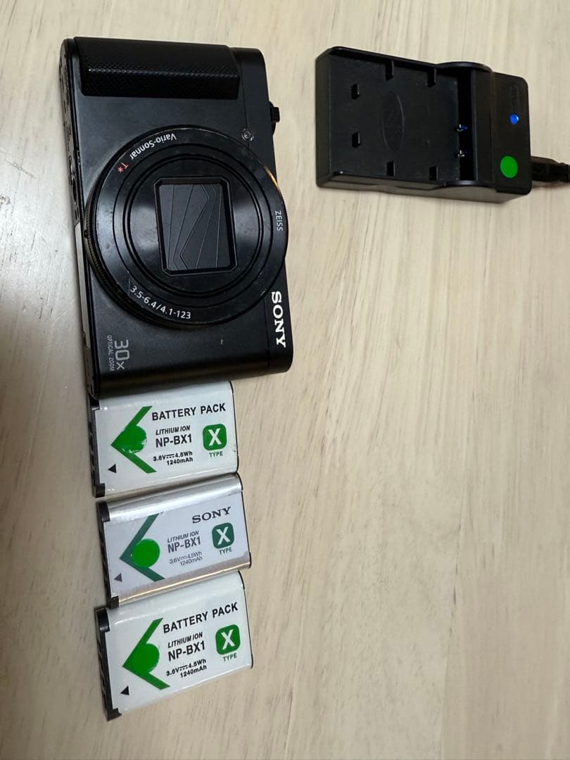 【自撮りできます】SONY コンパクトデジタルカメラ【動作確認済み】