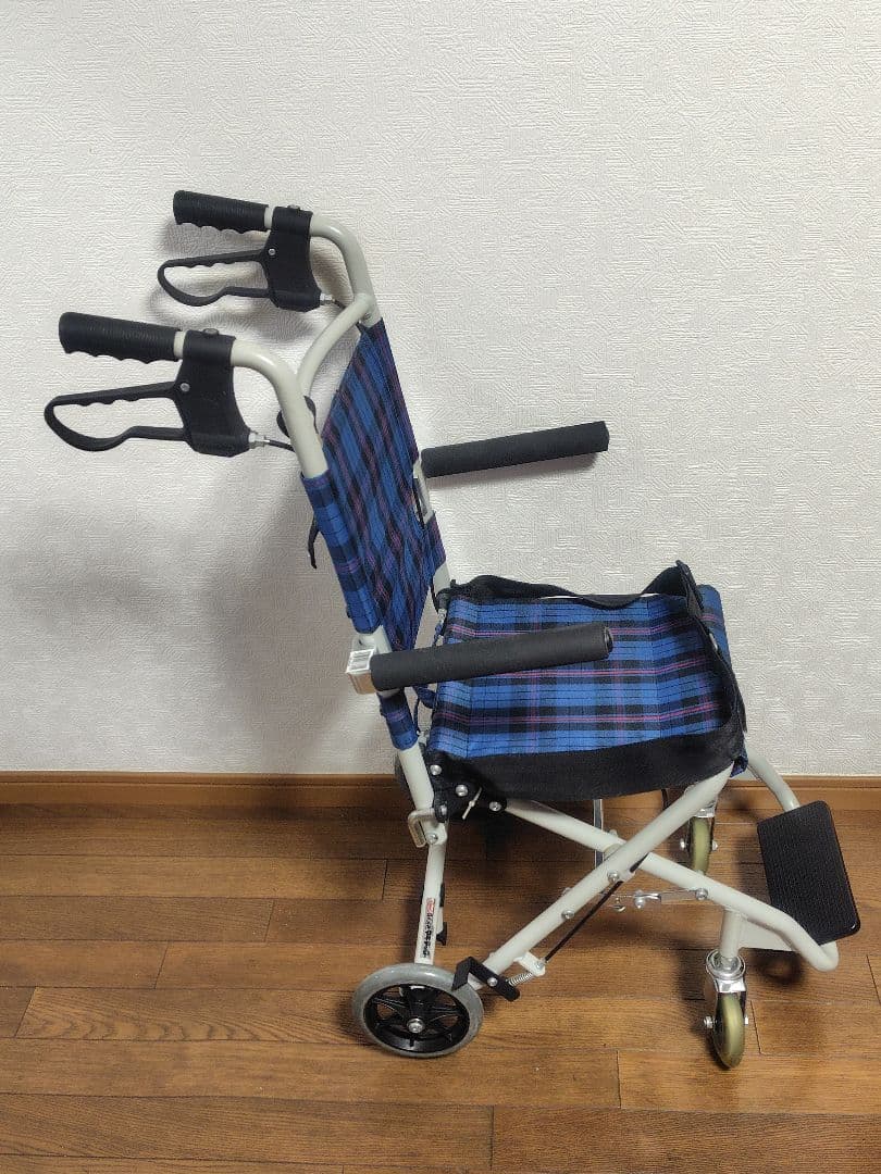 折りたたみ介助用車椅子