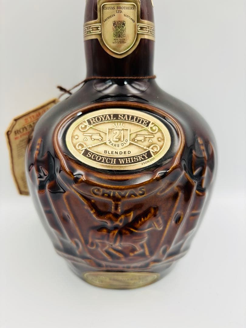 ロイヤルサルート 21年 赤 陶器ボトル スコッチウイスキー 700ml 40%