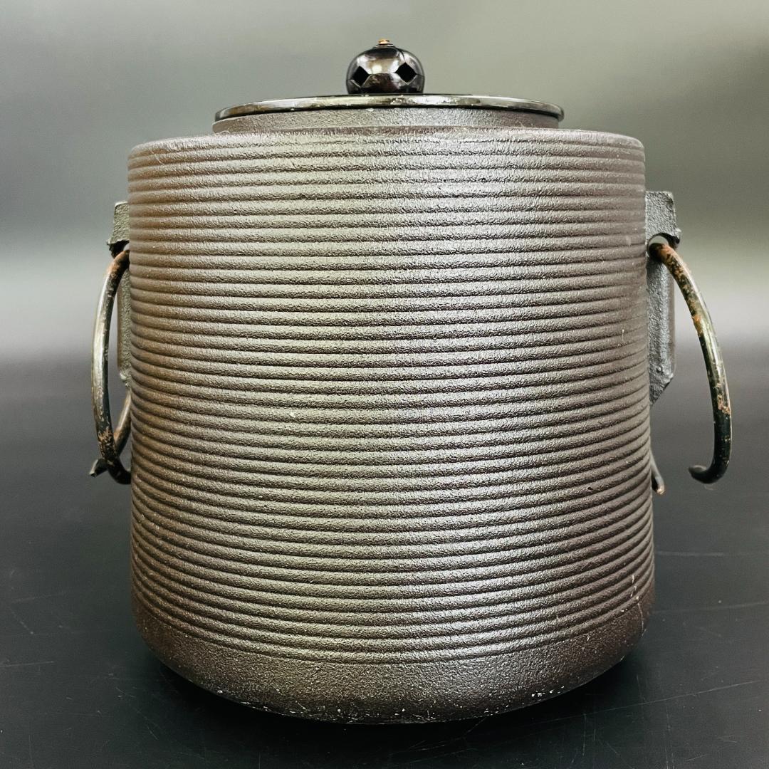 龍敏堂造 風炉釜 別釜上 茶道具 筋紋文様 丸環耳 鉄釜 元箱入り