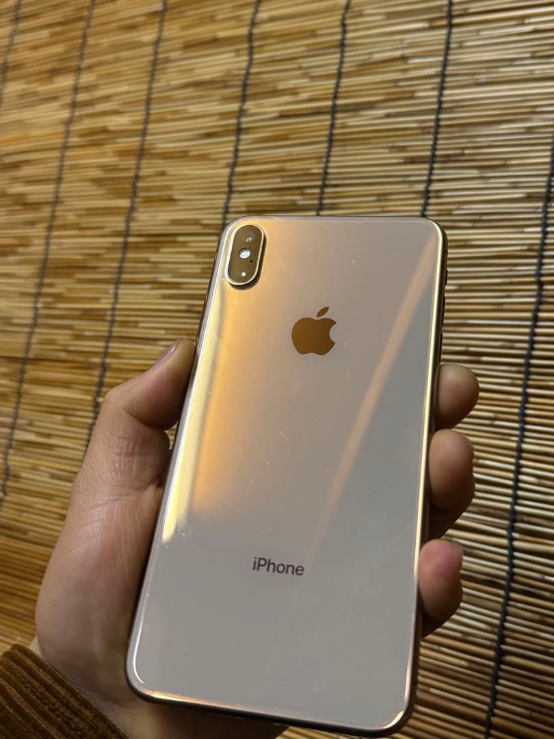 美品IPhone XSMAX ゴールド512GB シムフリー