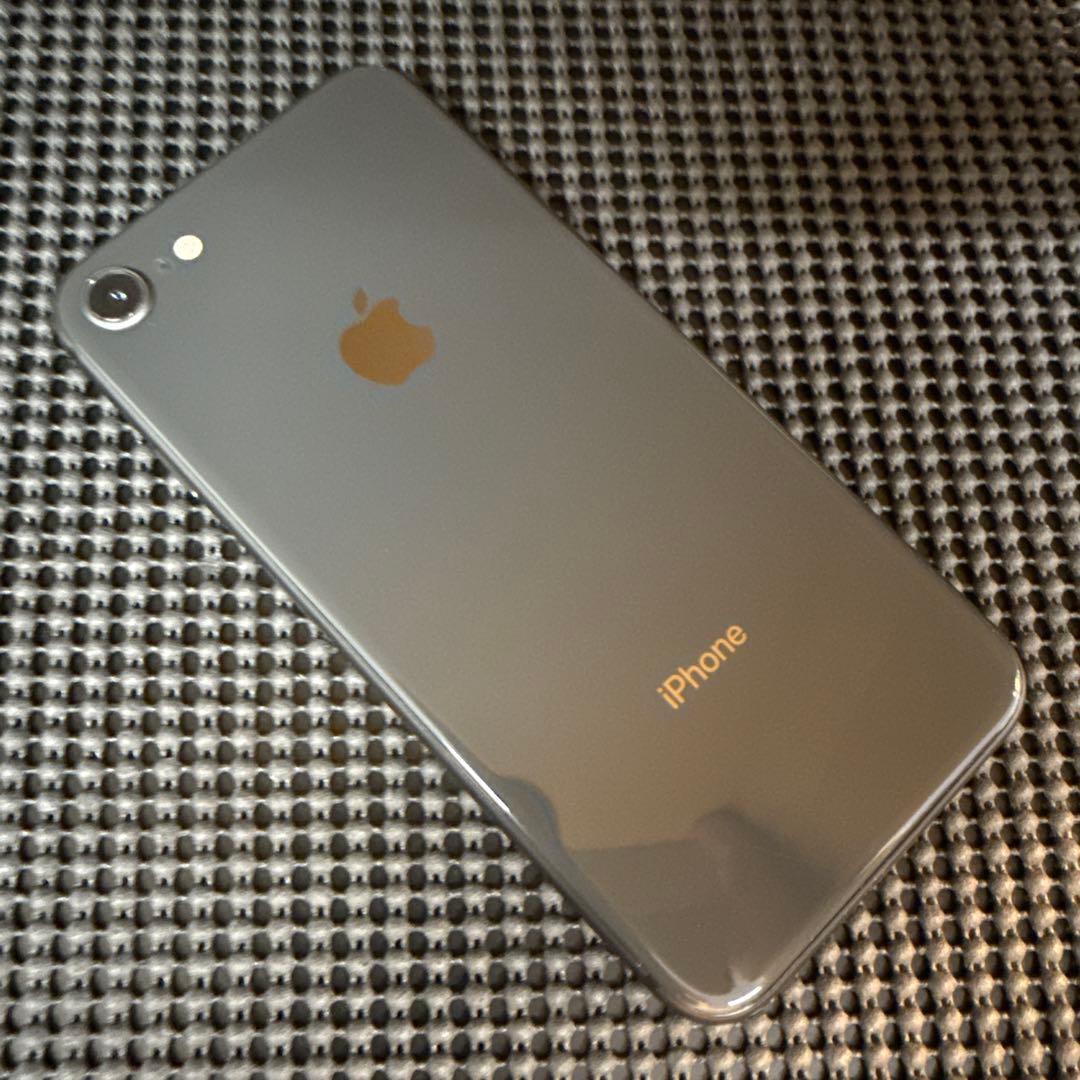 iPhone 8 64GB スペースグレー SIMフリー バッテリー100%