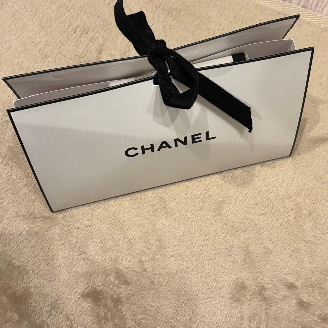CHANEL ハンドクリームとリップクリーム