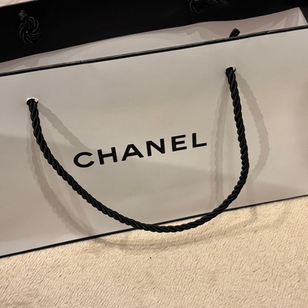 CHANEL ハンドクリームとリップクリーム