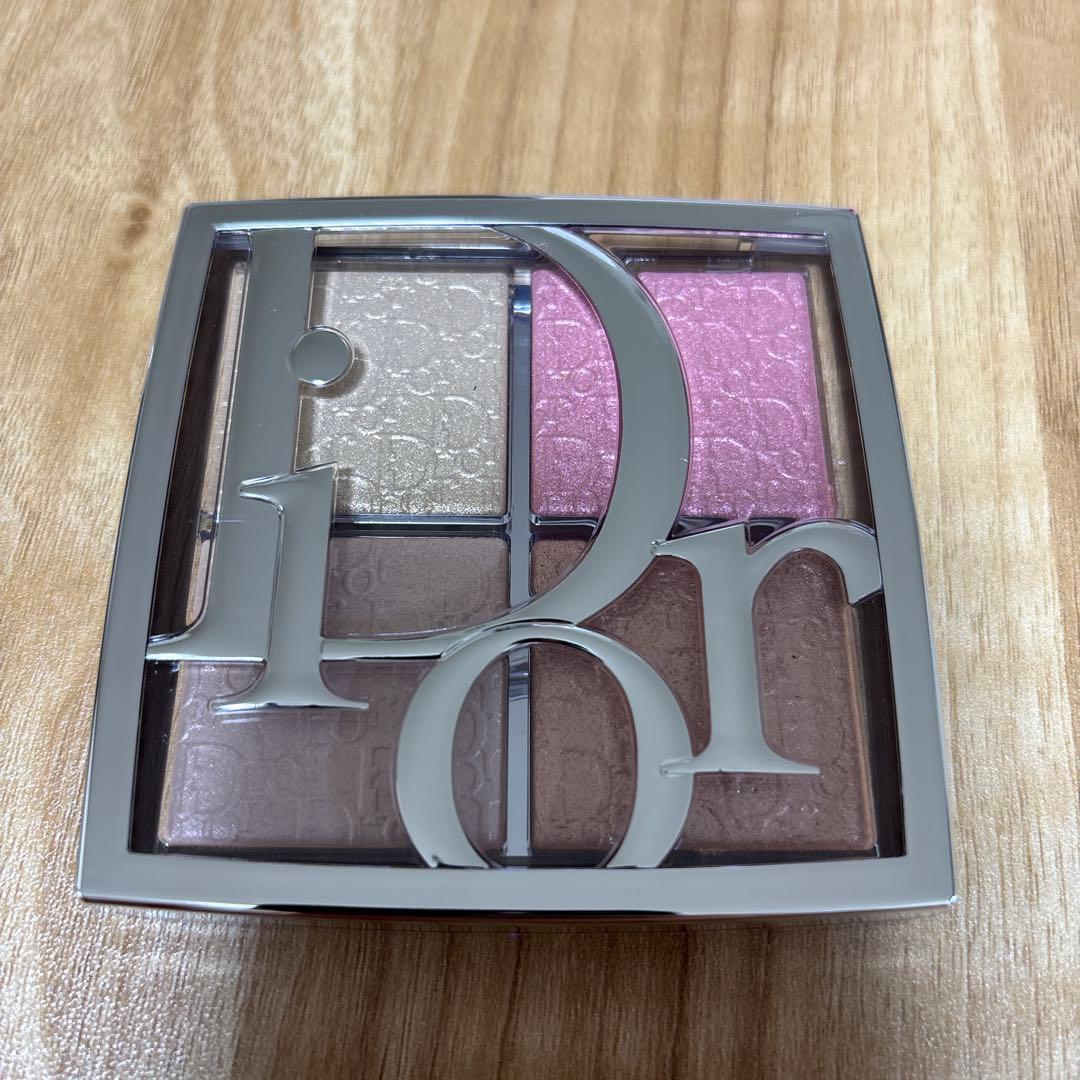 DIOR バックステージ グロウ マキシマイザー パレット 004
