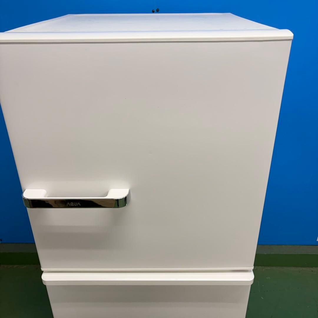 823 高年式　極美品　人気　モデル　アクア　3ドア　冷蔵庫　家庭用　単身用
