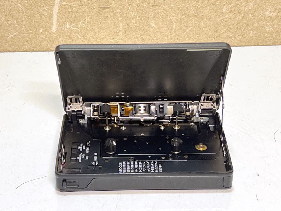 シャープ Piu JC-K99-BKポータブルカセットプレーヤー ジャンク品