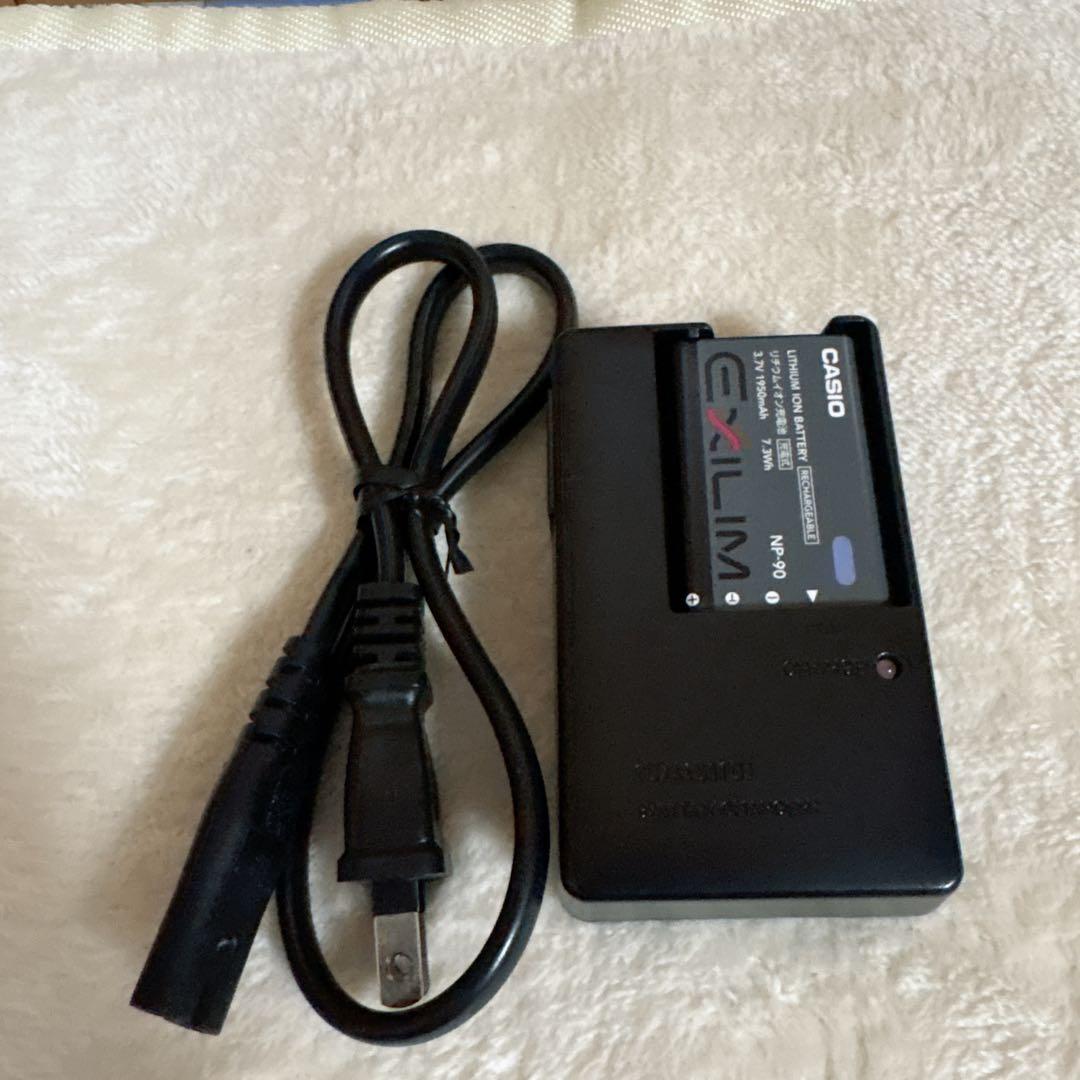 CASIO EXILIM EX-H15 シルバー　コンデジ　10倍ズーム