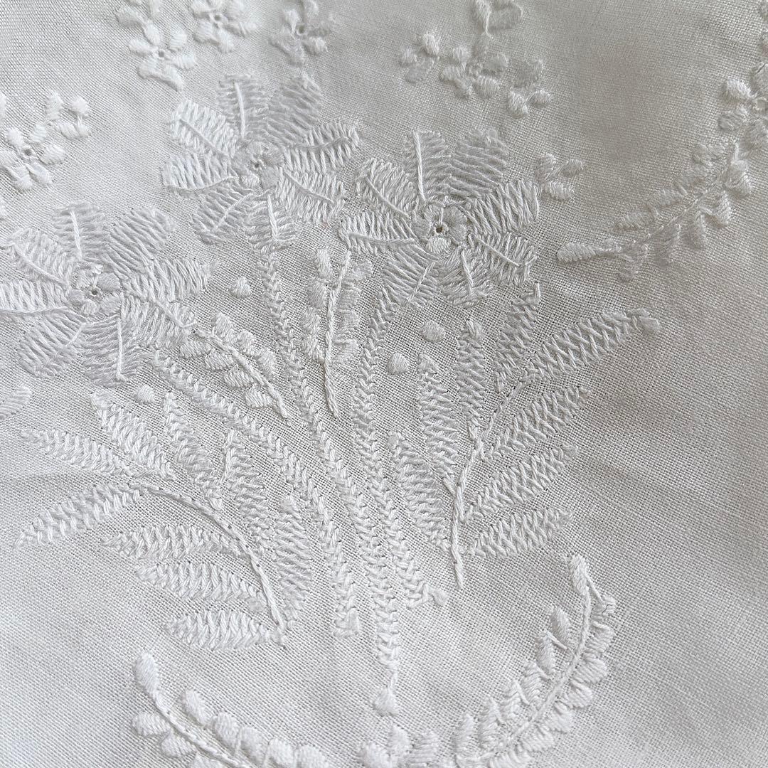 テーブルクロスリネン　白糸刺繍　シャドーワーク　ブロカントヨーロッパヴィンテージ