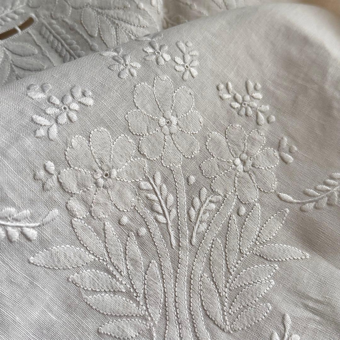 テーブルクロスリネン　白糸刺繍　シャドーワーク　ブロカントヨーロッパヴィンテージ