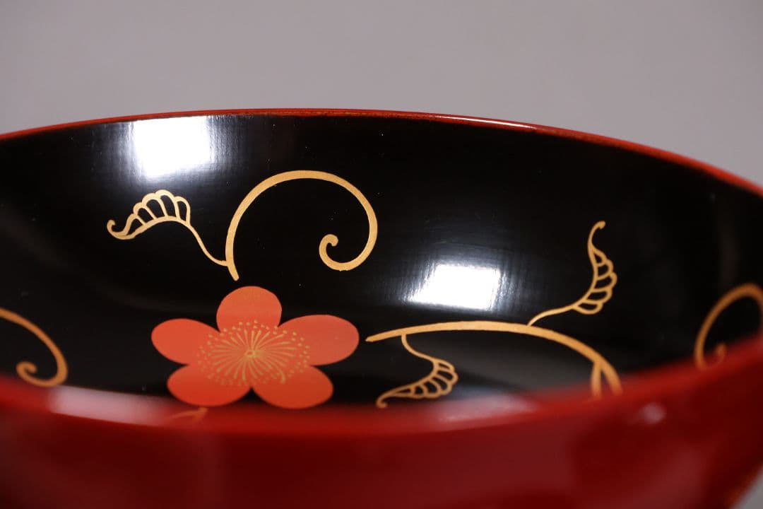 【MA489】漆芸 木製漆器 梅唐草蒔絵 木皿 五客 11.9cm 黒塗 溜塗