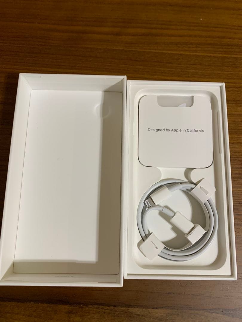 iPhone SE (第3世代) 128GBスターライト