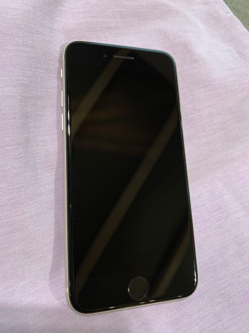 iPhone SE (第3世代) 128GBスターライト