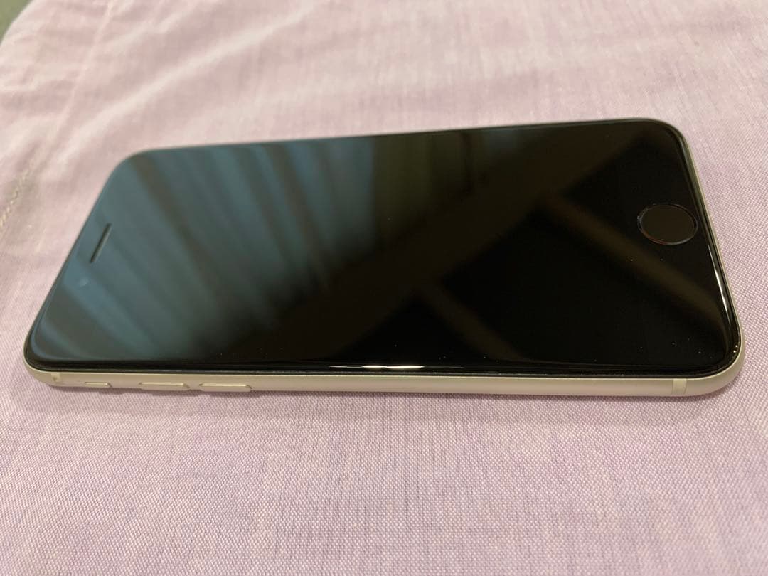 iPhone SE (第3世代) 128GBスターライト