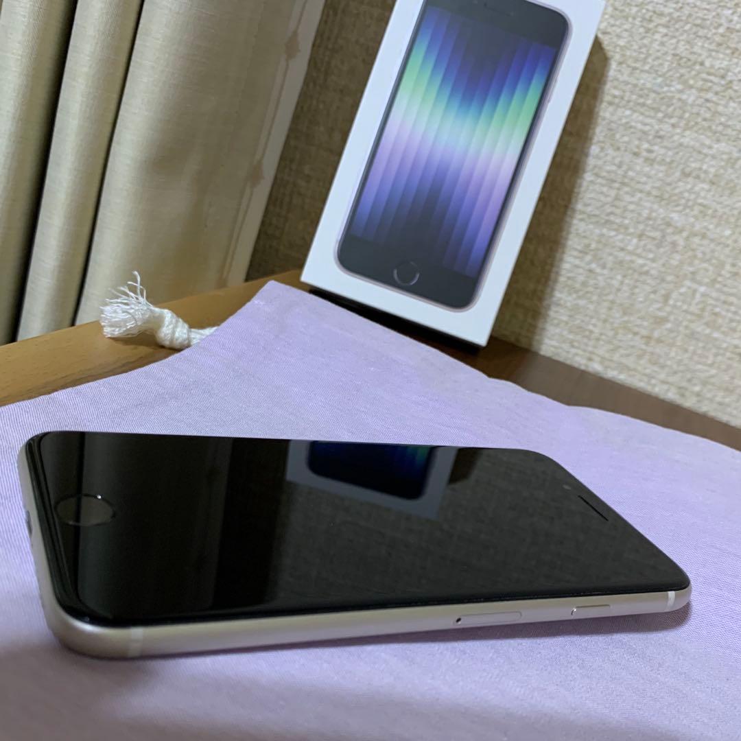 iPhone SE (第3世代) 128GBスターライト