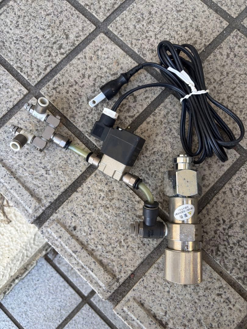 アクアリウム用 CO2添加セット（ミドボン＋レギュレーター＋電磁弁＋分岐）中古