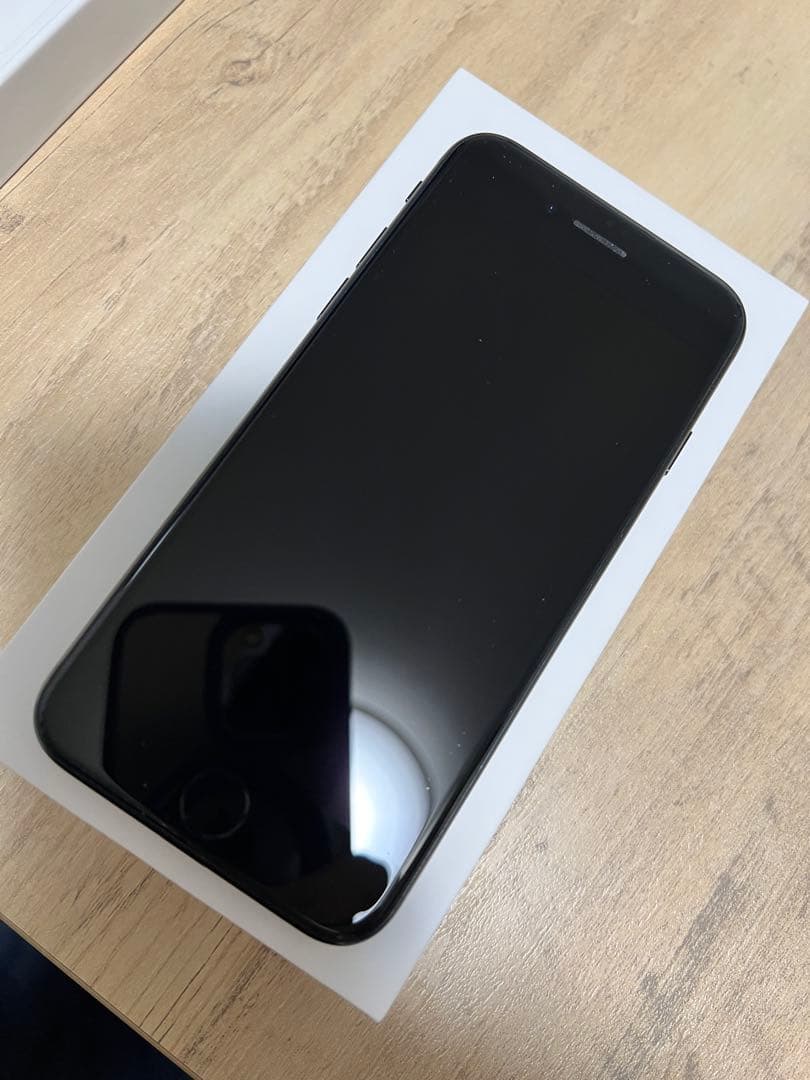 iPhone se3 ミッドナイト 64GB