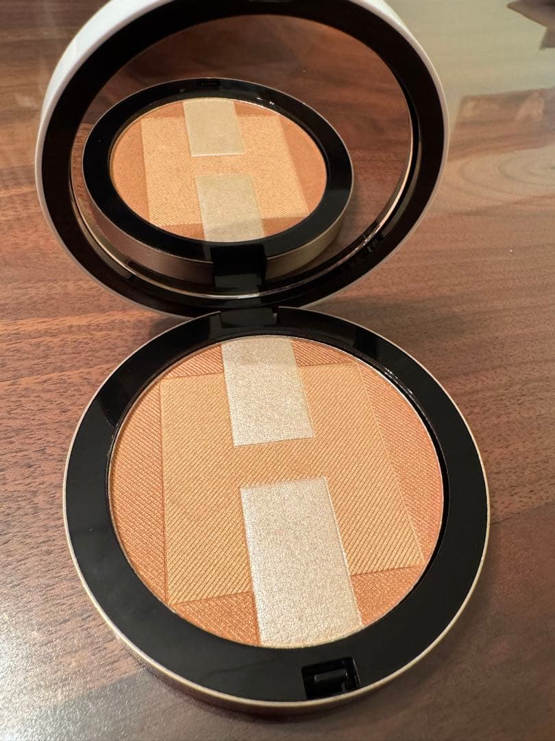 【新品】【値下げしました】HERMÈS エルメス　フェイスパウダー　02