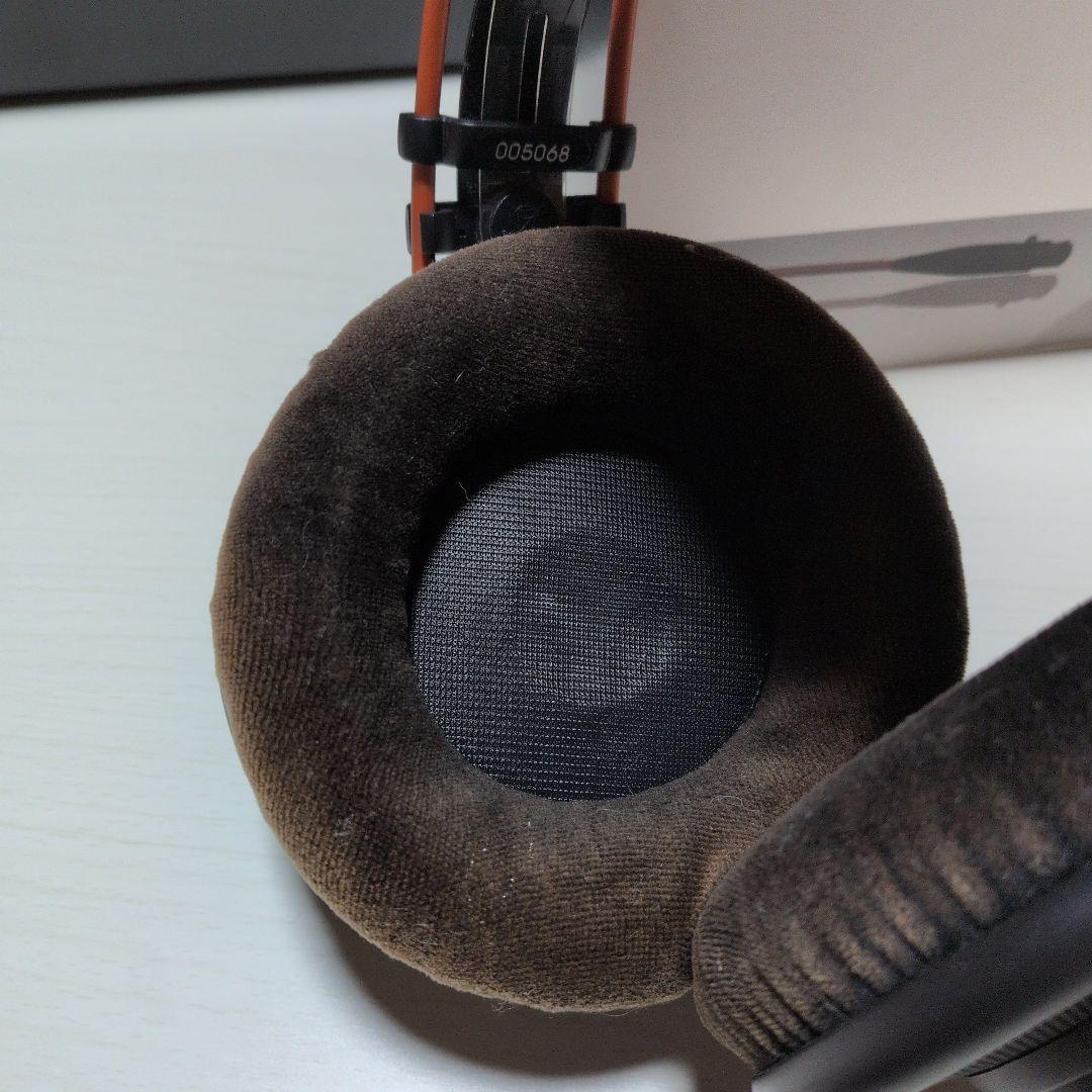 AKG K712 PRO モニタリングヘッドホン