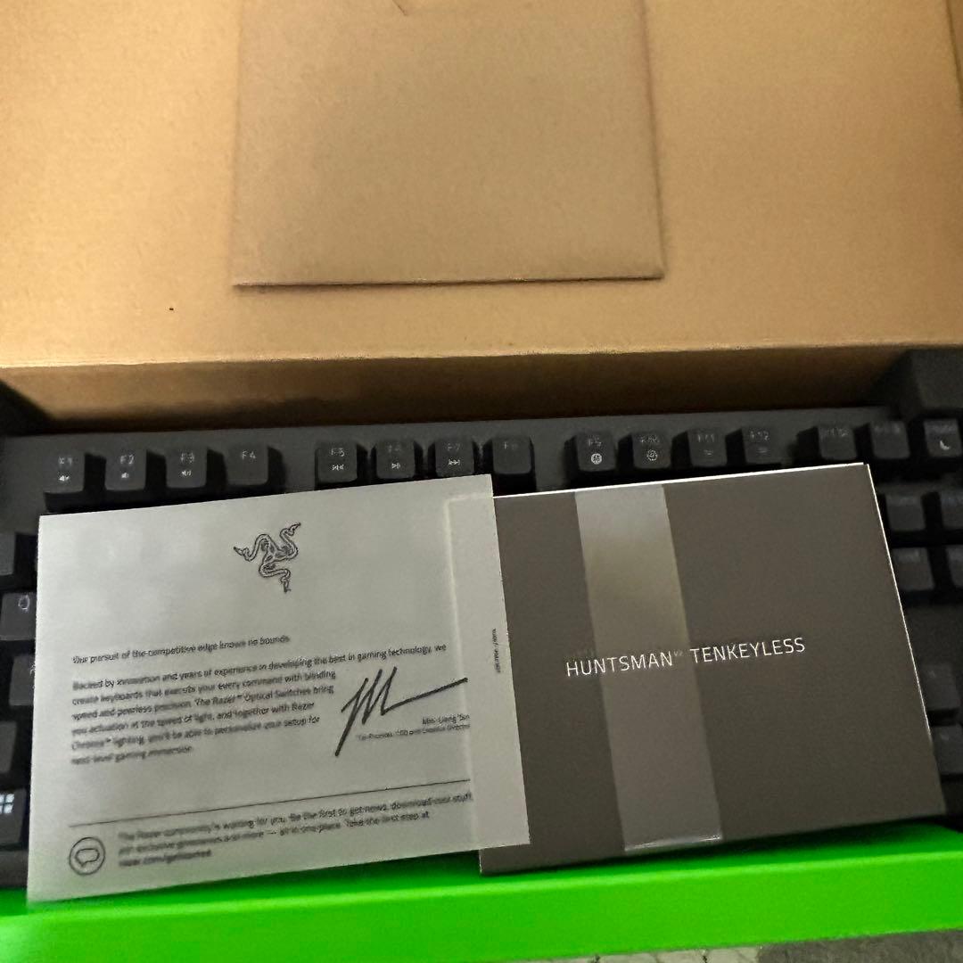 美品　Razer Huntsman V2 Tenkeyless