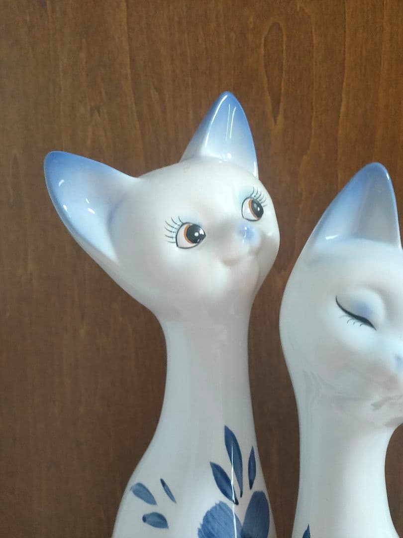 青い花模様の猫の置物 2体セット