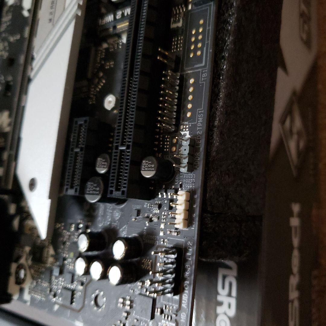 ASRock B550M STEEL LEGEND ⚠sataケーブル×2 なし
