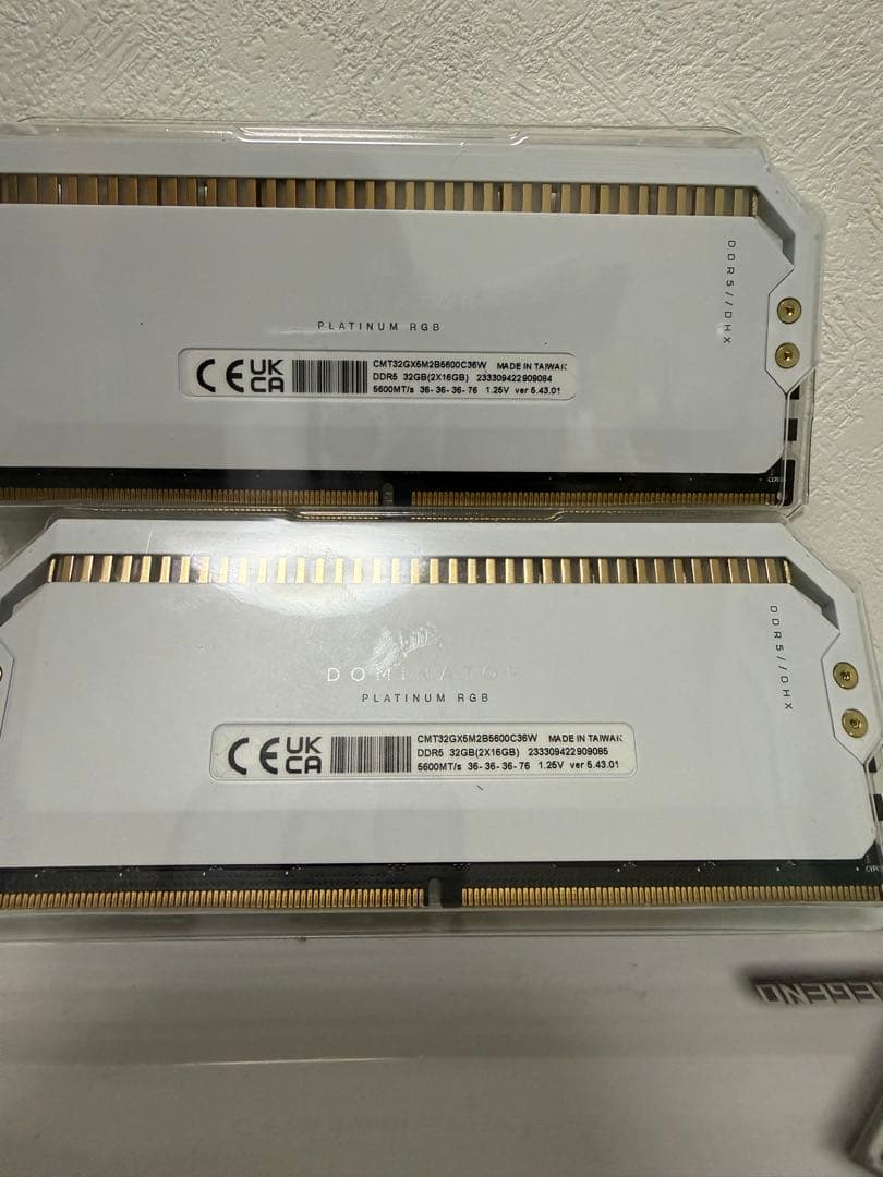 メモリー corsair DDR5 32gb Dominator RGB 5600MHz