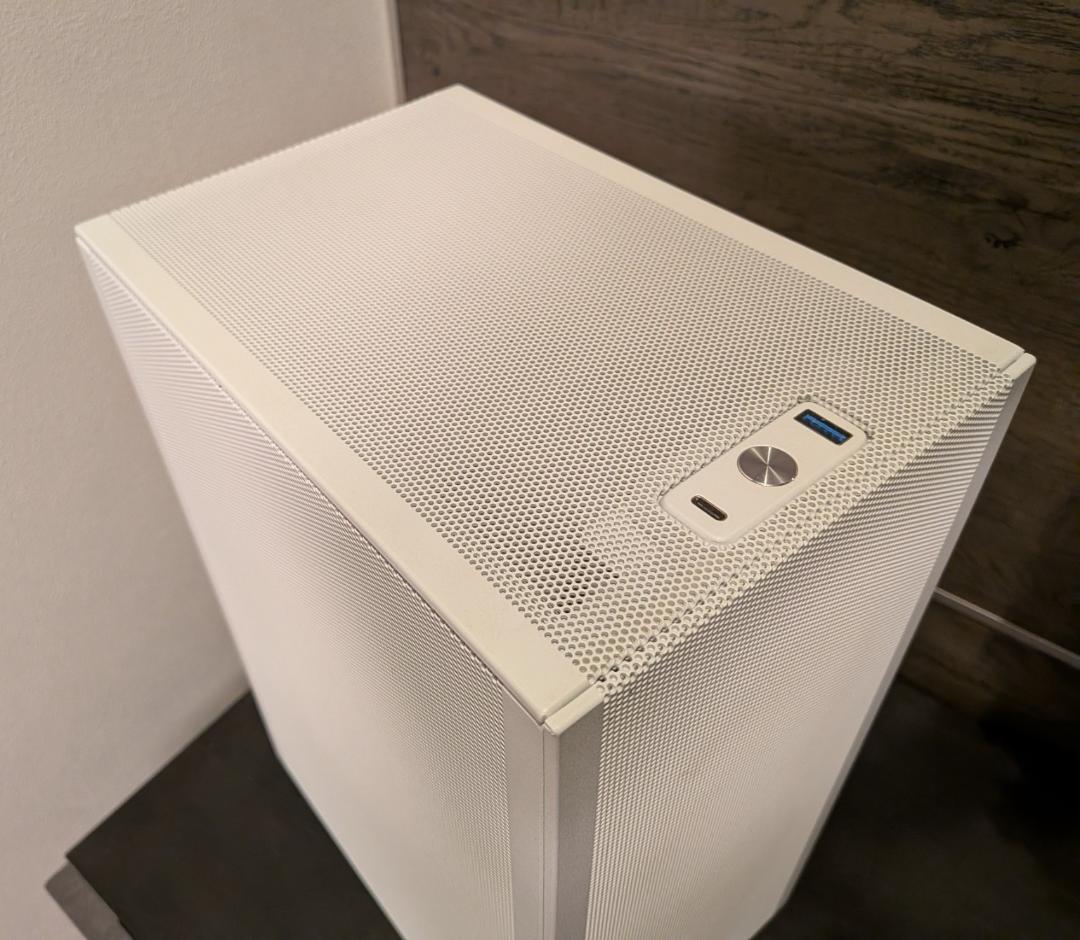 SSUPD Meshlicious Mini-ITX インシュレーター付き