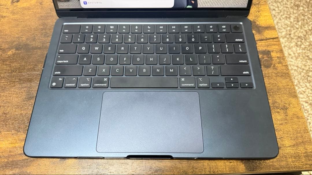 MacBook Air M2 8GB256GB UK配列 訳あり縦線