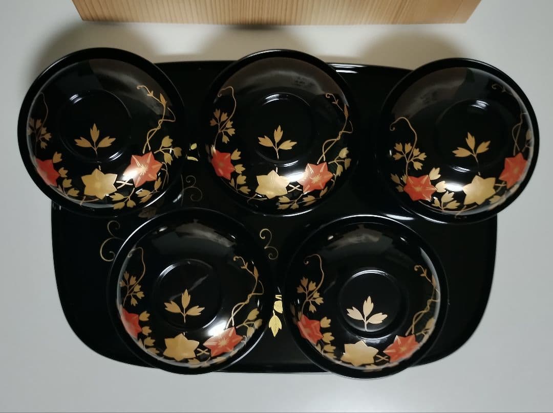 平安 象彦　鉄仙蒔絵　小判盆と吸物椀