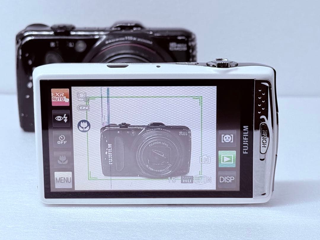 Fujifilm FinePix Z900EXR ホワイト 動作確認済 コンデジ