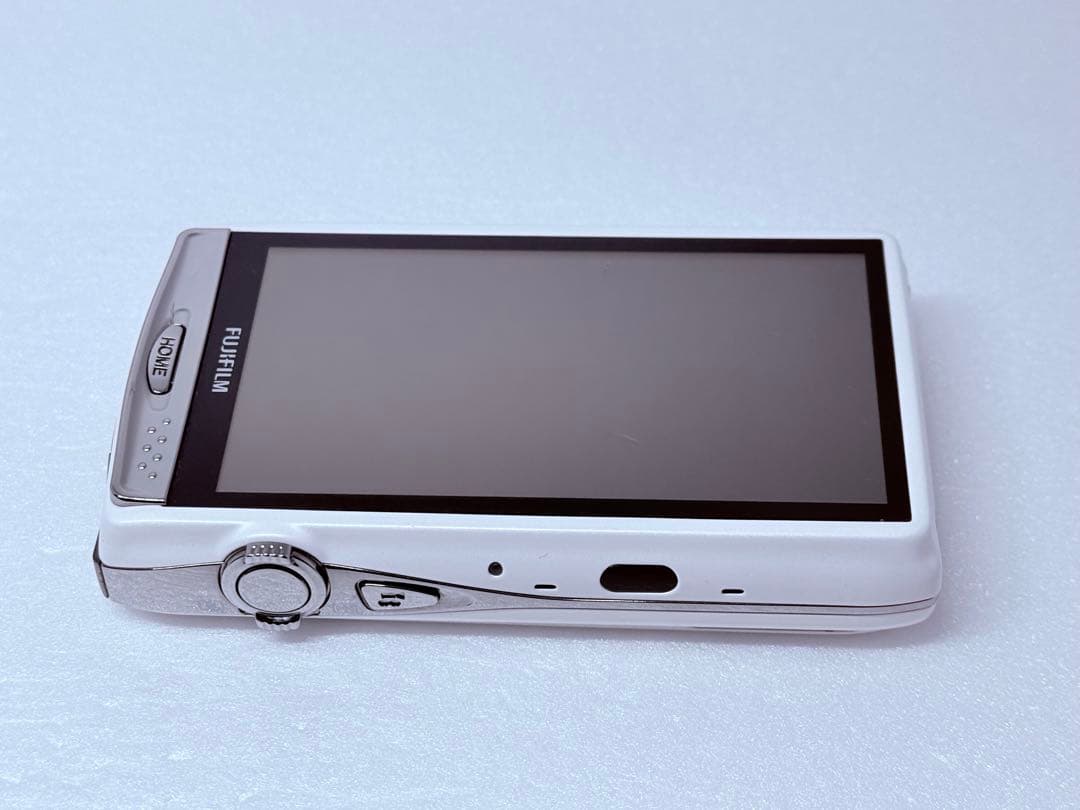 Fujifilm FinePix Z900EXR ホワイト 動作確認済 コンデジ