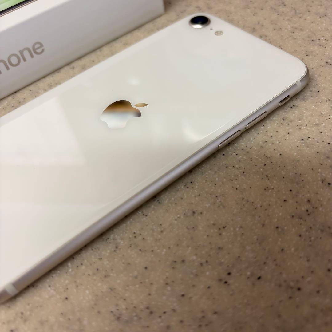 iPhoneSE3 第三世代 256GB スターライト SIMフリー Apple